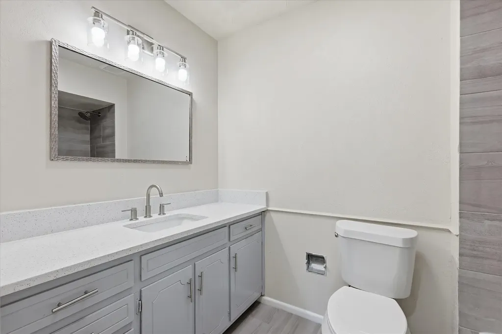 3301 Hillsdale Lane Garland TX 75042