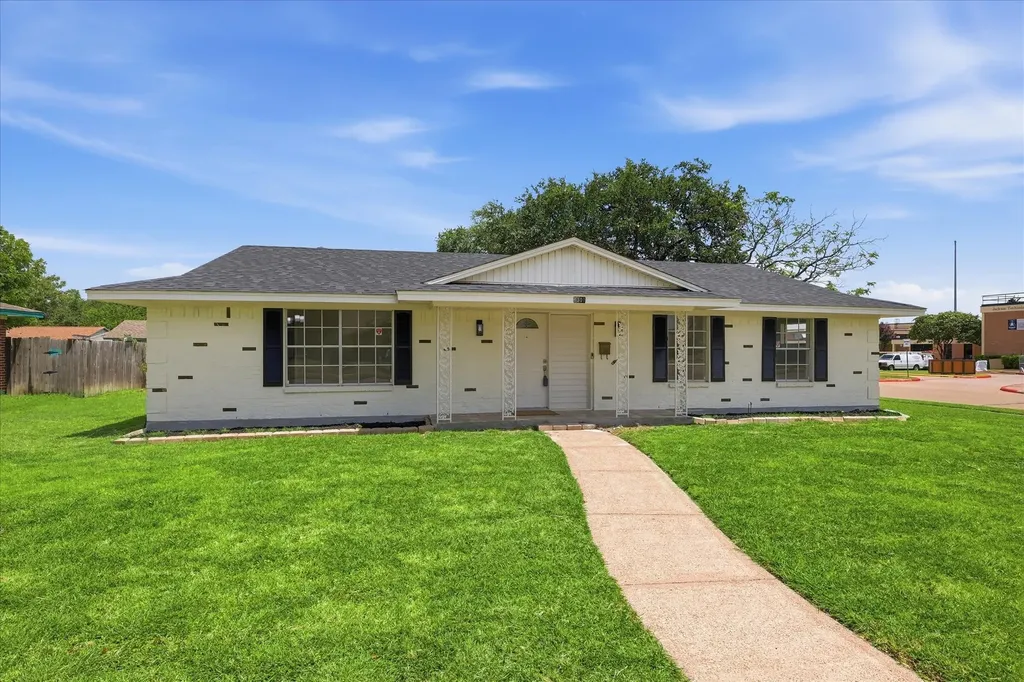 3301 Hillsdale Lane Garland TX 75042
