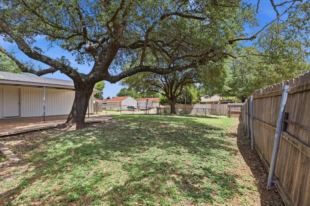 3301 Hillsdale Lane Garland TX 75042