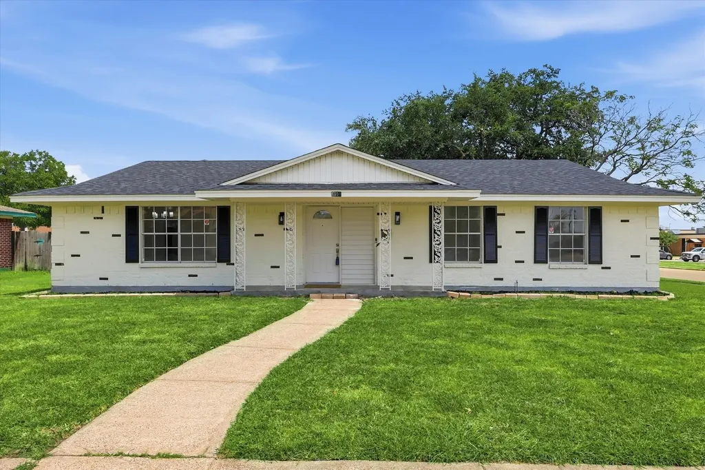 3301 Hillsdale Lane Garland TX 75042