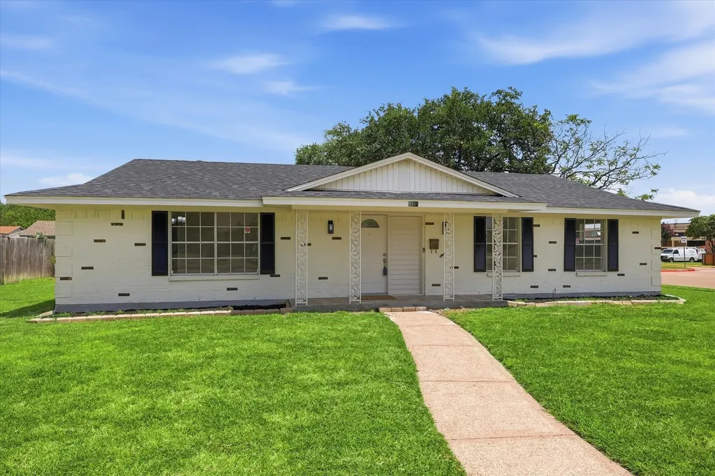 3301 Hillsdale Lane Garland TX 75042