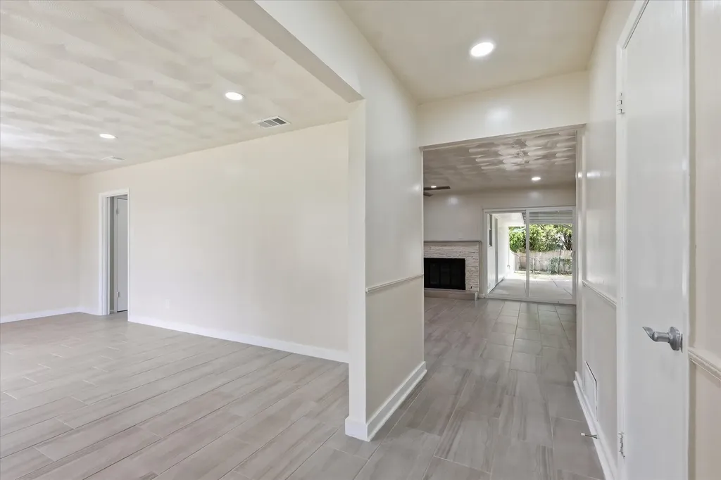 3301 Hillsdale Lane Garland TX 75042