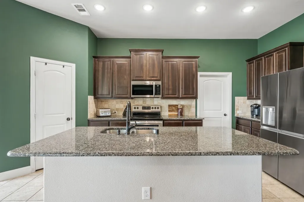 127 Hillcrest Way Crandall TX 75114