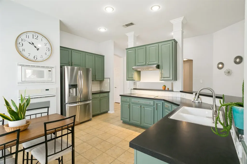 2203 Vista Court Corinth TX 76210