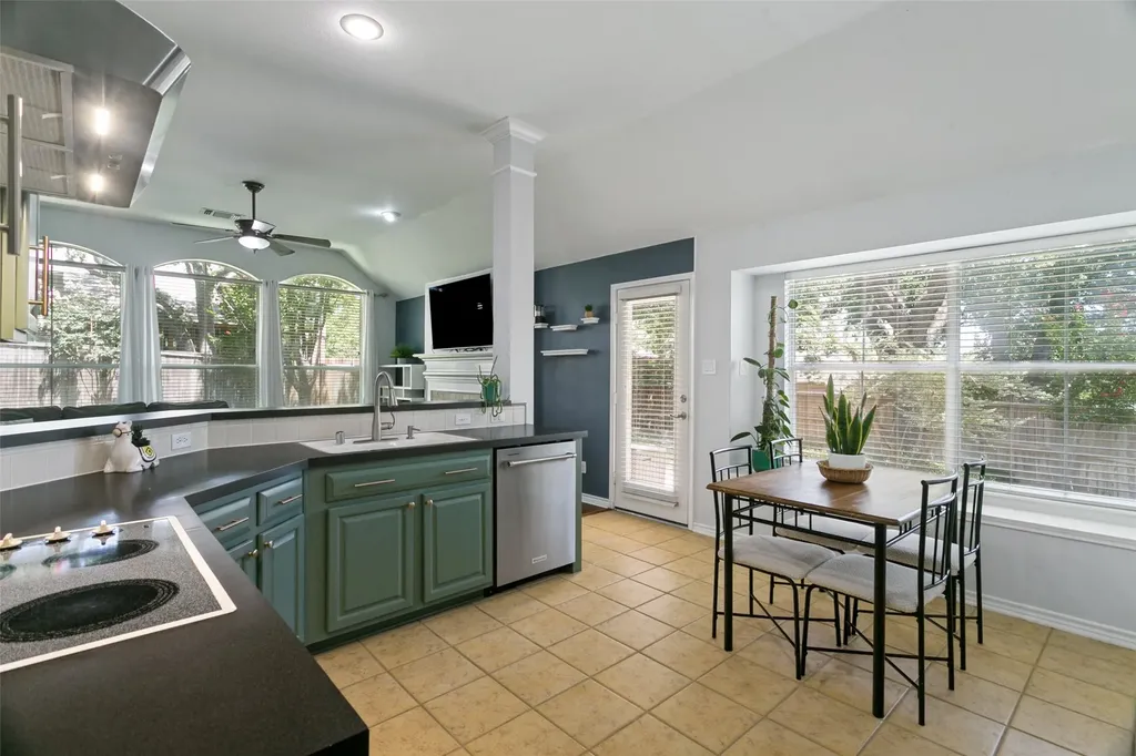 2203 Vista Court Corinth TX 76210