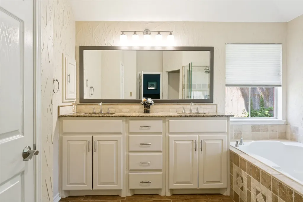 2203 Vista Court Corinth TX 76210