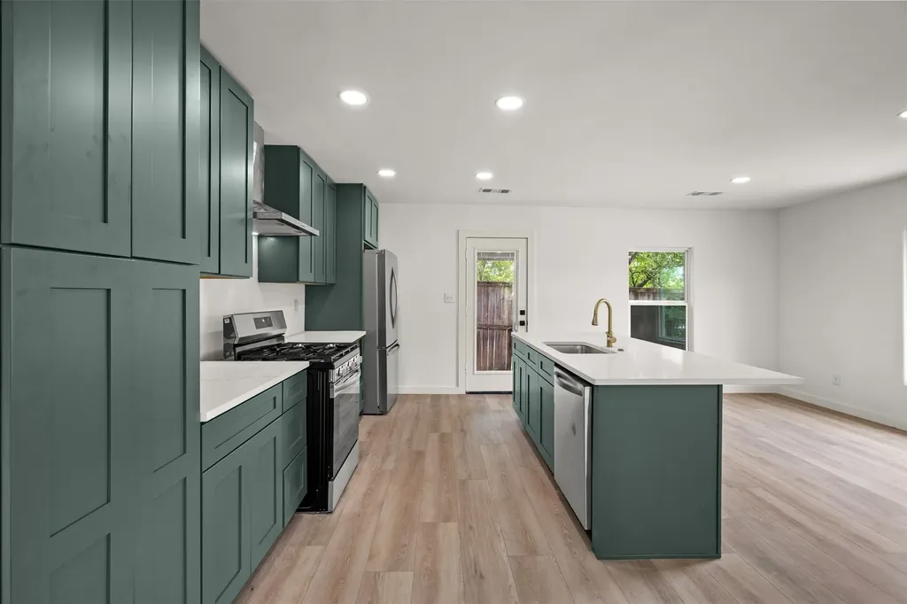 3134 W Jefferson Boulevard Dallas TX 75211