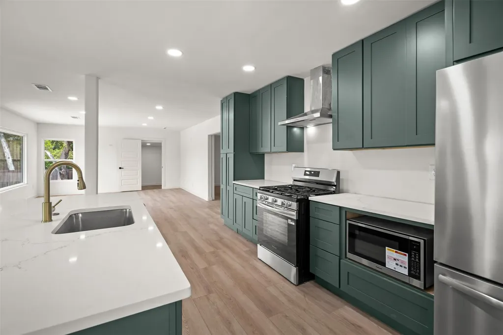 3134 W Jefferson Boulevard Dallas TX 75211
