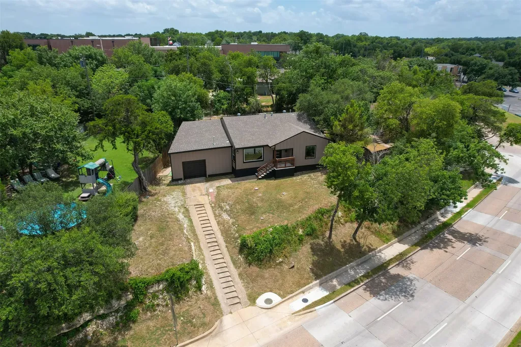 3134 W Jefferson Boulevard Dallas TX 75211