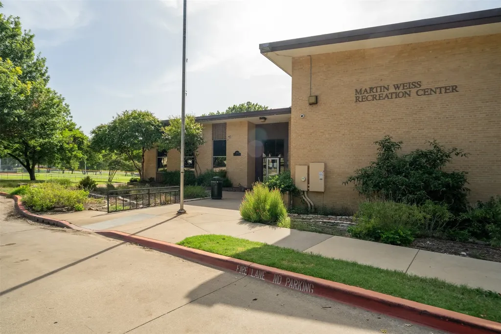 3134 W Jefferson Boulevard Dallas TX 75211
