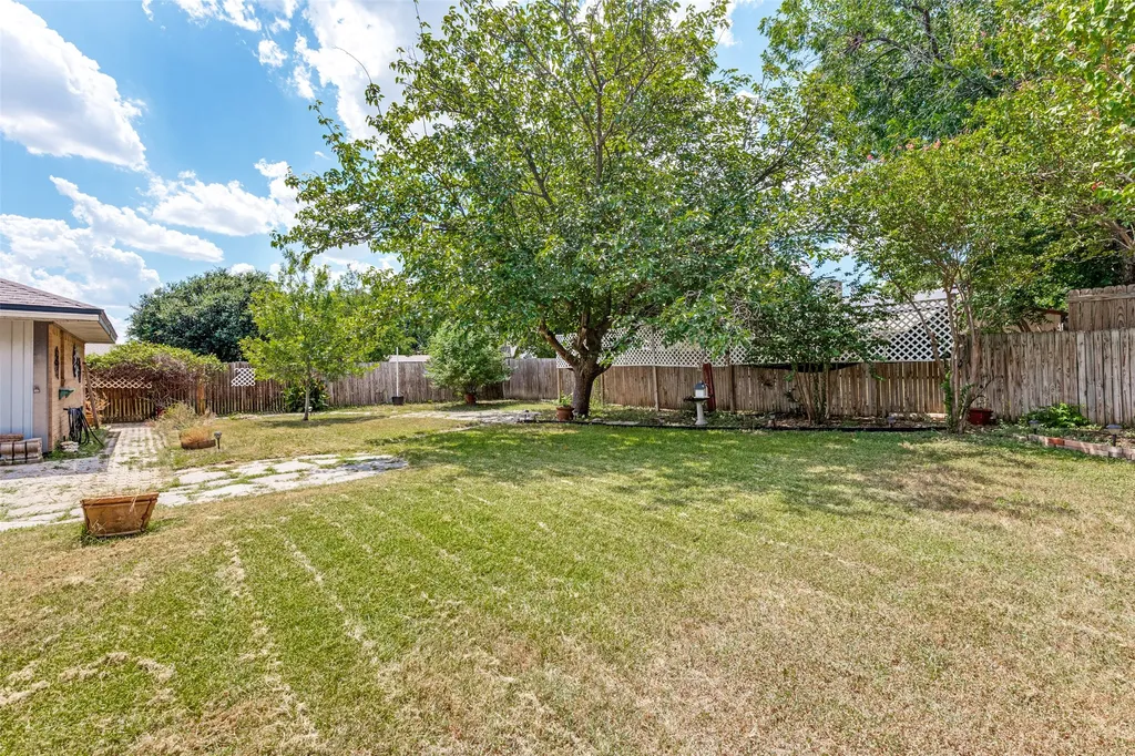 6737 Fair Meadows Drive North Richland Hills TX 76182