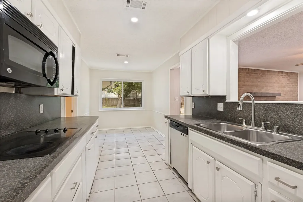 6737 Fair Meadows Drive North Richland Hills TX 76182