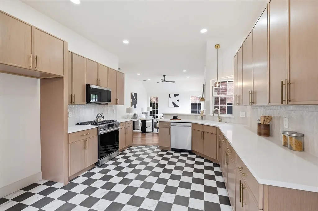 1760 Blackstone Drive Carrollton TX 75007