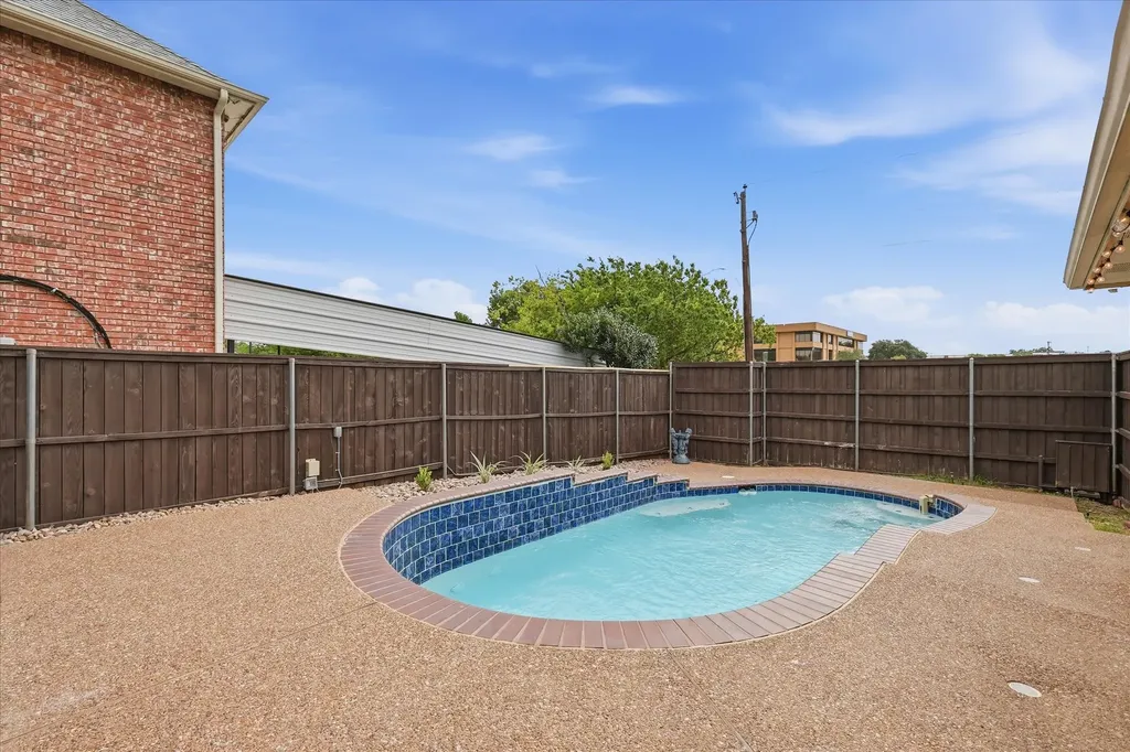 1760 Blackstone Drive Carrollton TX 75007
