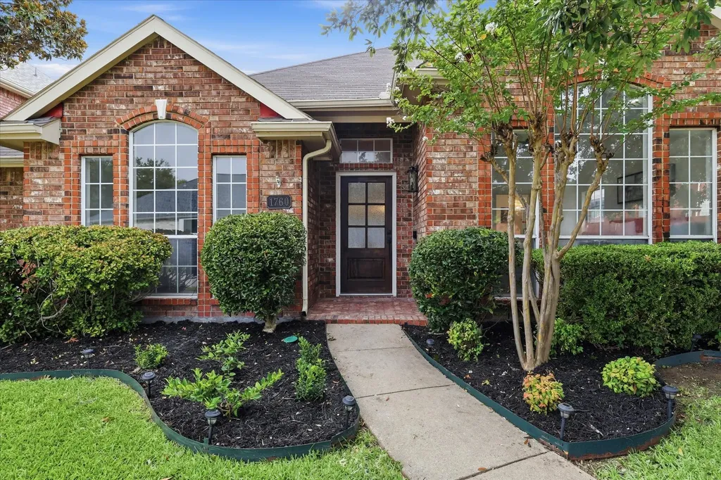 1760 Blackstone Drive Carrollton TX 75007