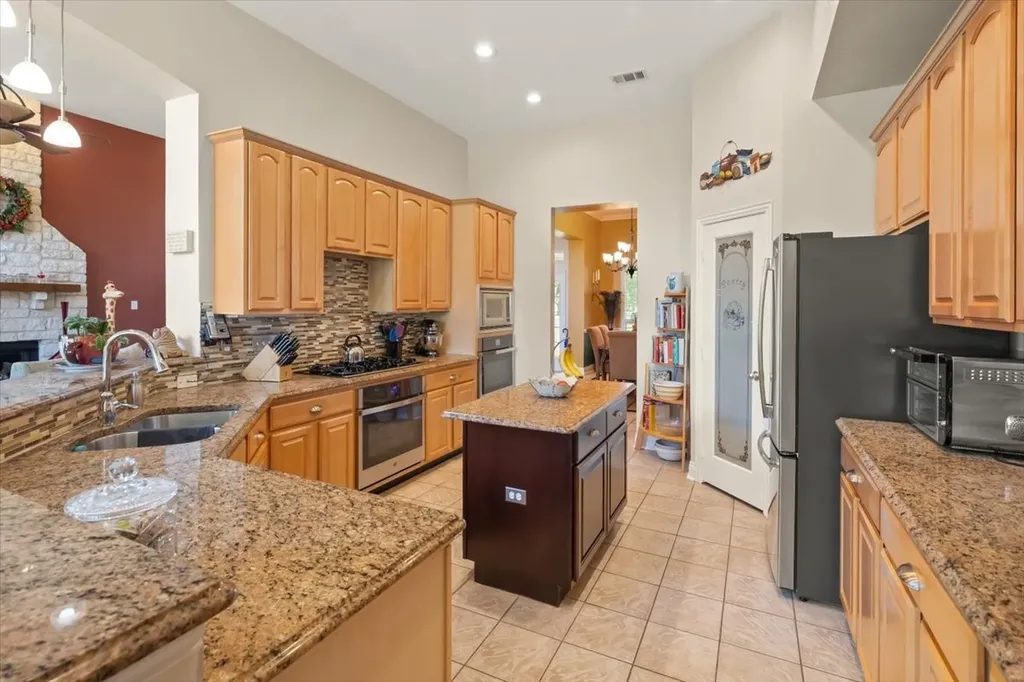 8101 Oak Creek Lane Denton TX 76208