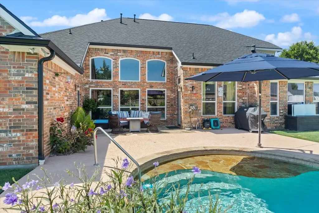 8101 Oak Creek Lane Denton TX 76208