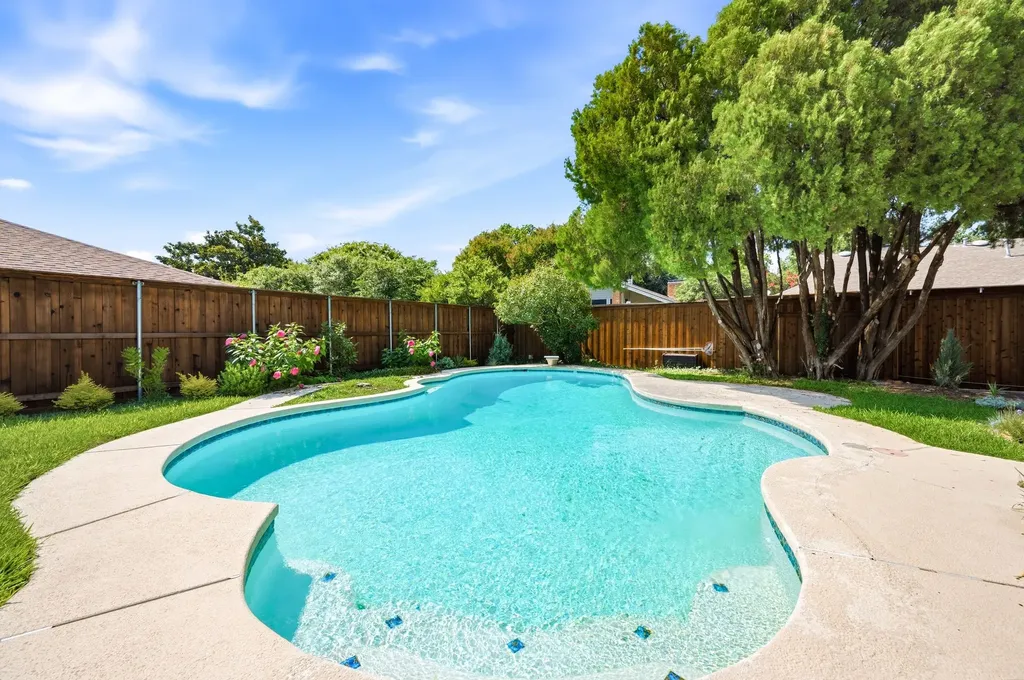 6931 Brentfield Drive Dallas TX 75248