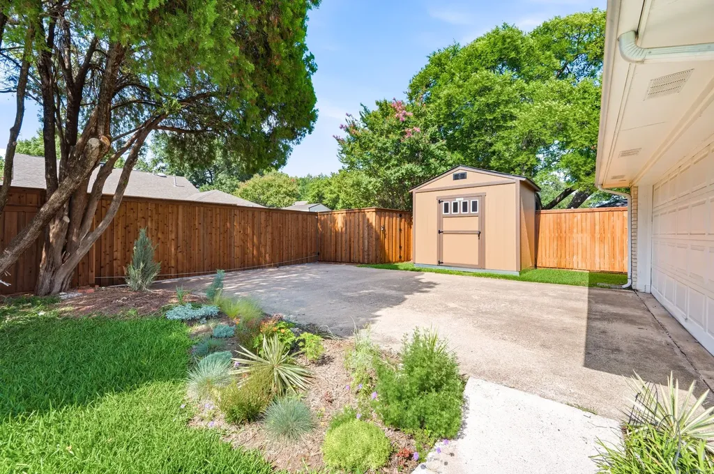 6931 Brentfield Drive Dallas TX 75248