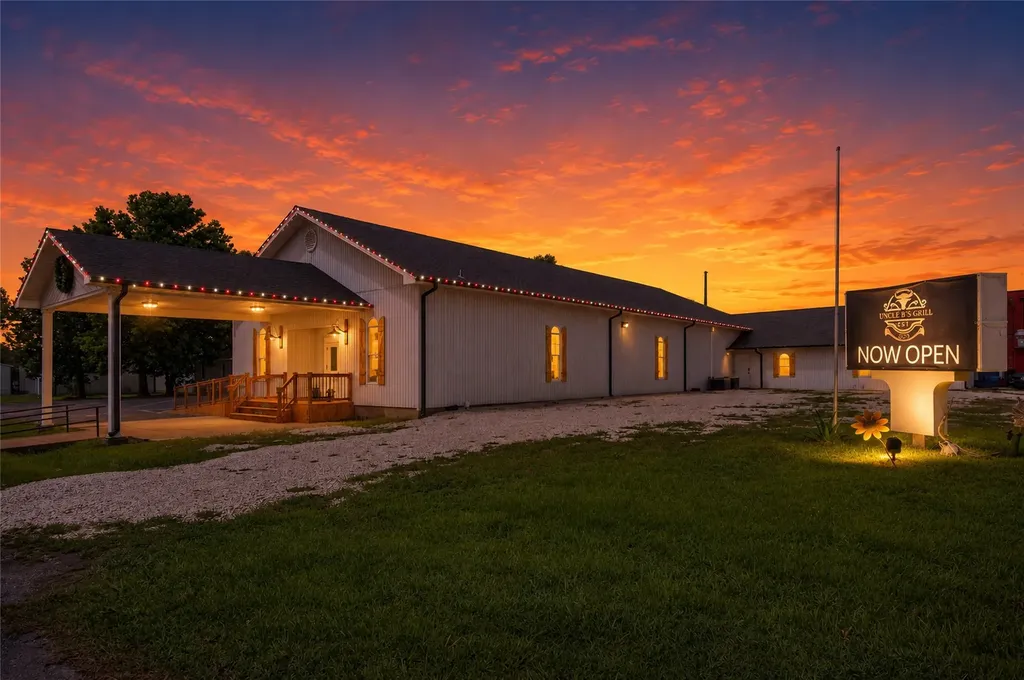 400 N Houston Avenue Pottsboro TX 75076