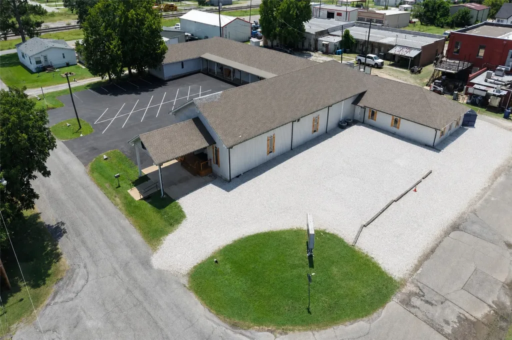 400 N Houston Avenue Pottsboro TX 75021