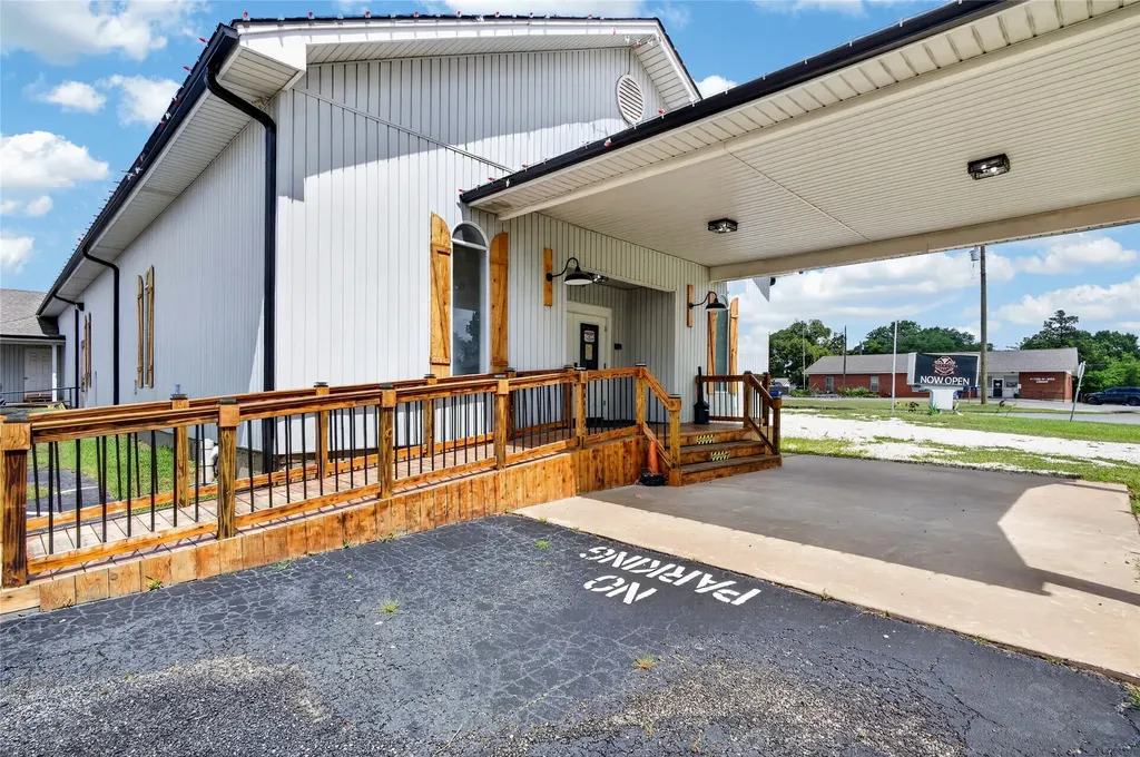 400 N Houston Avenue Pottsboro TX 75076