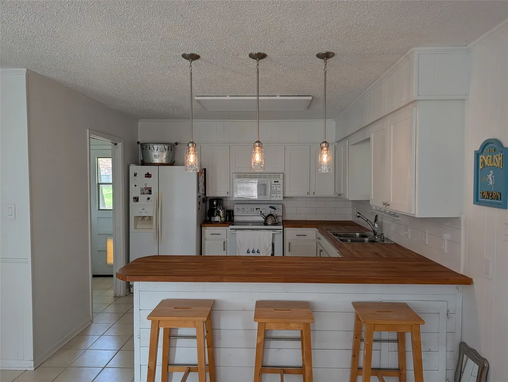 155 Lake Drive Enchanted Oaks TX 75156