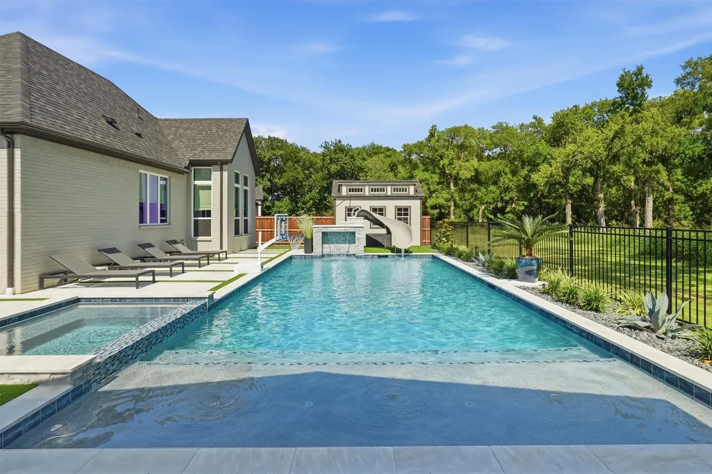 1813 Paxton Pass Mckinney TX 75071