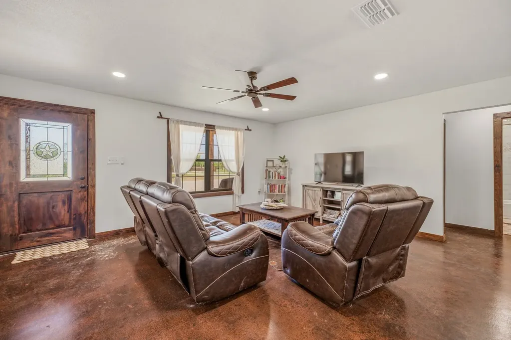 7414 Boswell Court Lipan TX 76462