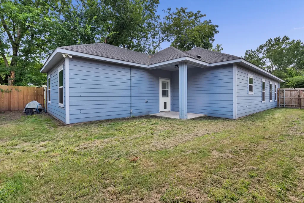 1312 Elm Street Bonham TX 75418