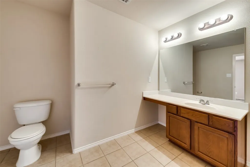 7000 Derbyshire Drive Fort Worth TX 76137