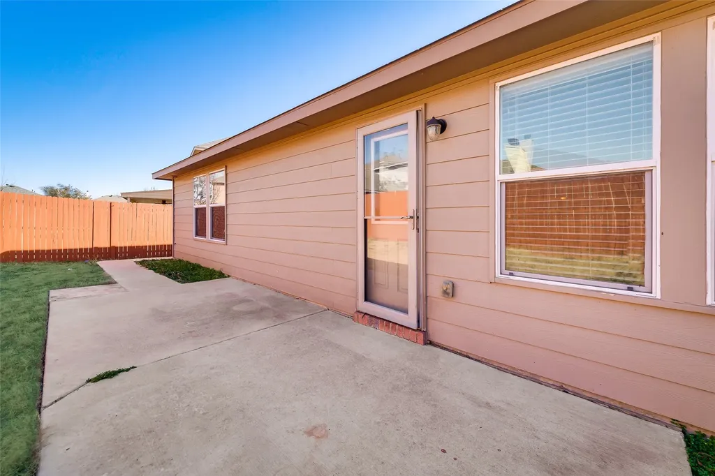 7000 Derbyshire Drive Fort Worth TX 76137