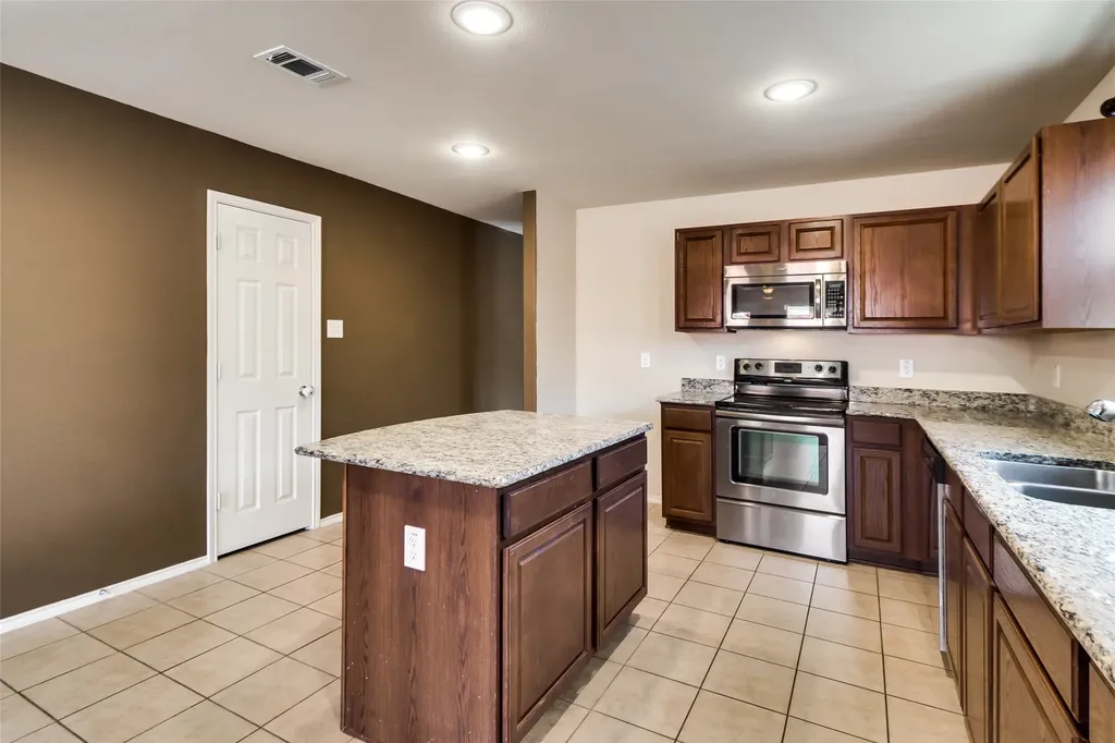 7000 Derbyshire Drive Fort Worth TX 76137