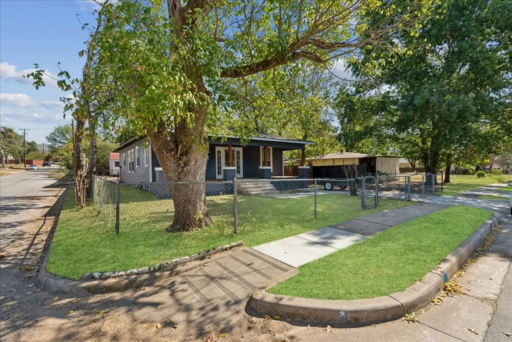 3001 Louise Street Fort Worth TX 76112