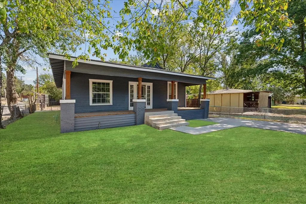 3001 Louise Street Fort Worth TX 76112