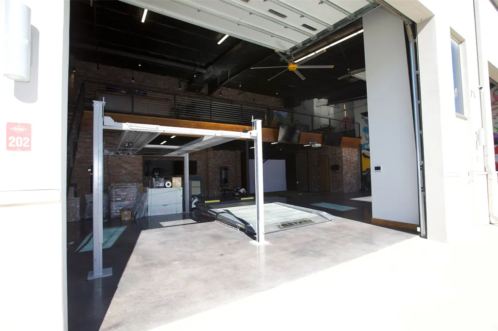 1725 N Hwy 377 #202 Roanoke TX 76262