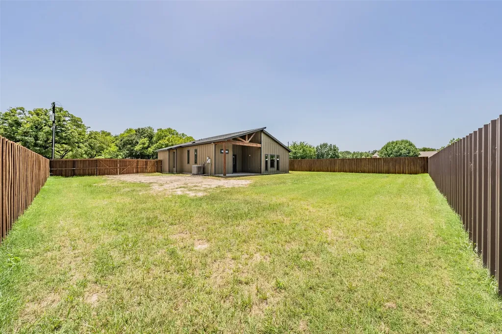 207 Stevens Street Bridgeport TX 76426