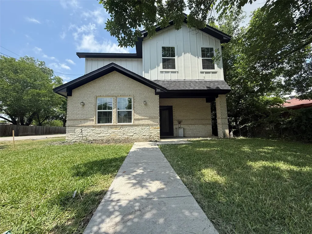 201 E 10th Street Kaufman TX 75142