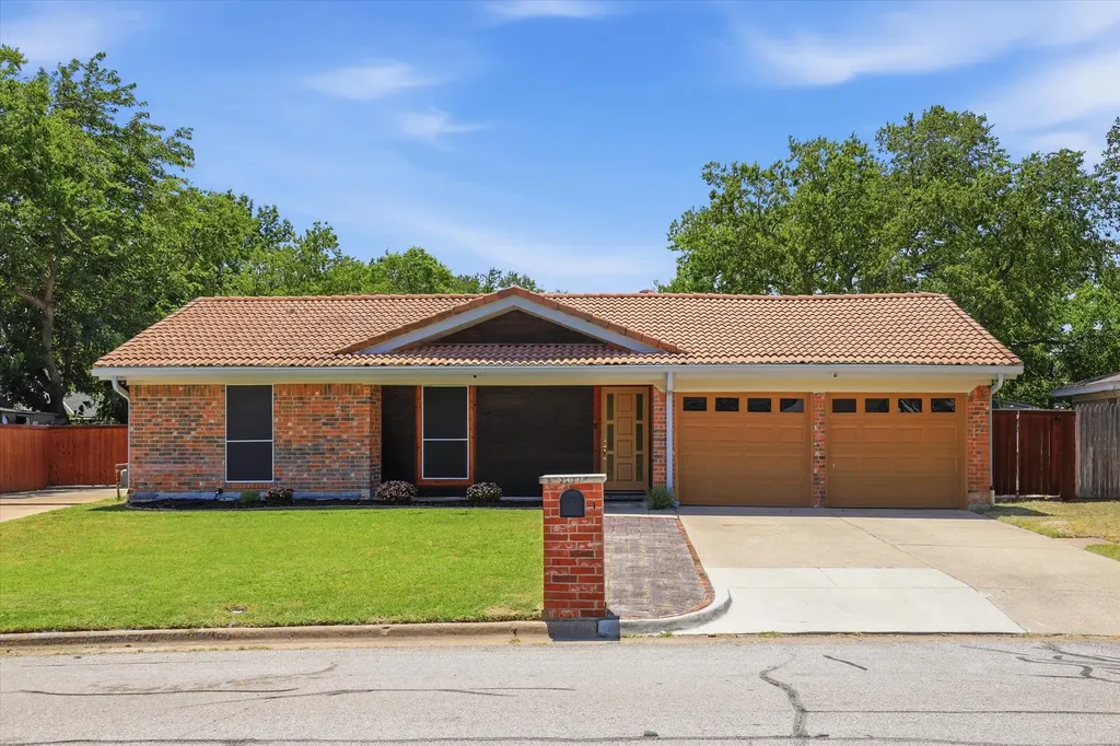 2237 Shady Brook Drive Bedford TX 76021