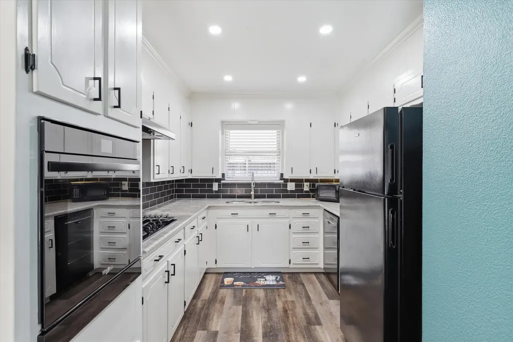 2237 Shady Brook Drive Bedford TX 76021