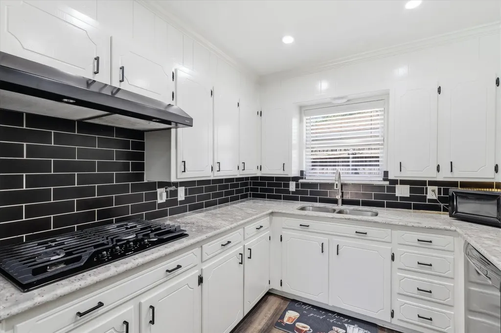 2237 Shady Brook Drive Bedford TX 76021