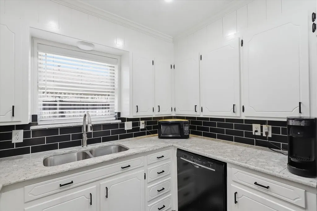 2237 Shady Brook Drive Bedford TX 76021