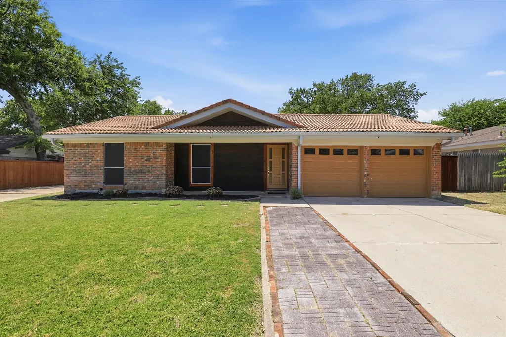 2237 Shady Brook Drive Bedford TX 76021