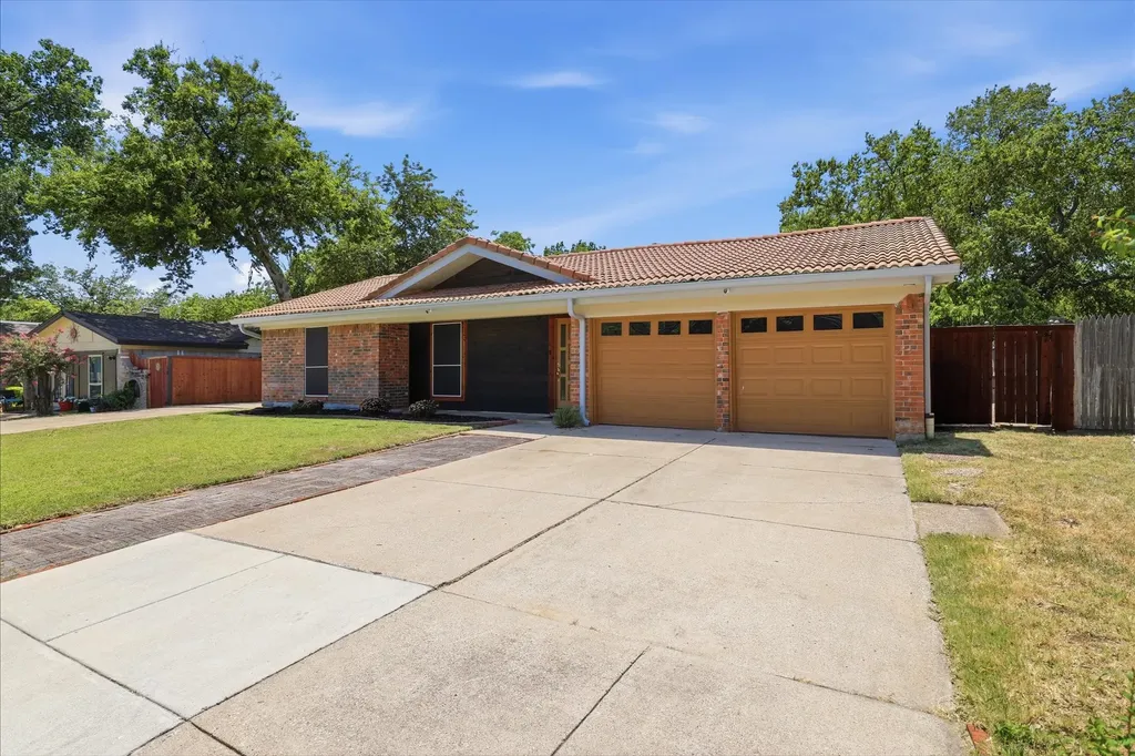 2237 Shady Brook Drive Bedford TX 76021