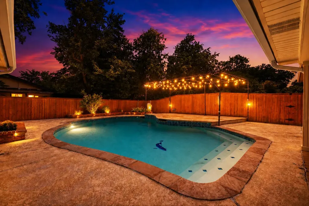 2237 Shady Brook Drive Bedford TX 76021