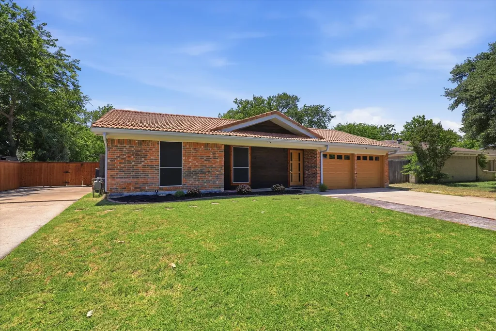 2237 Shady Brook Drive Bedford TX 76021