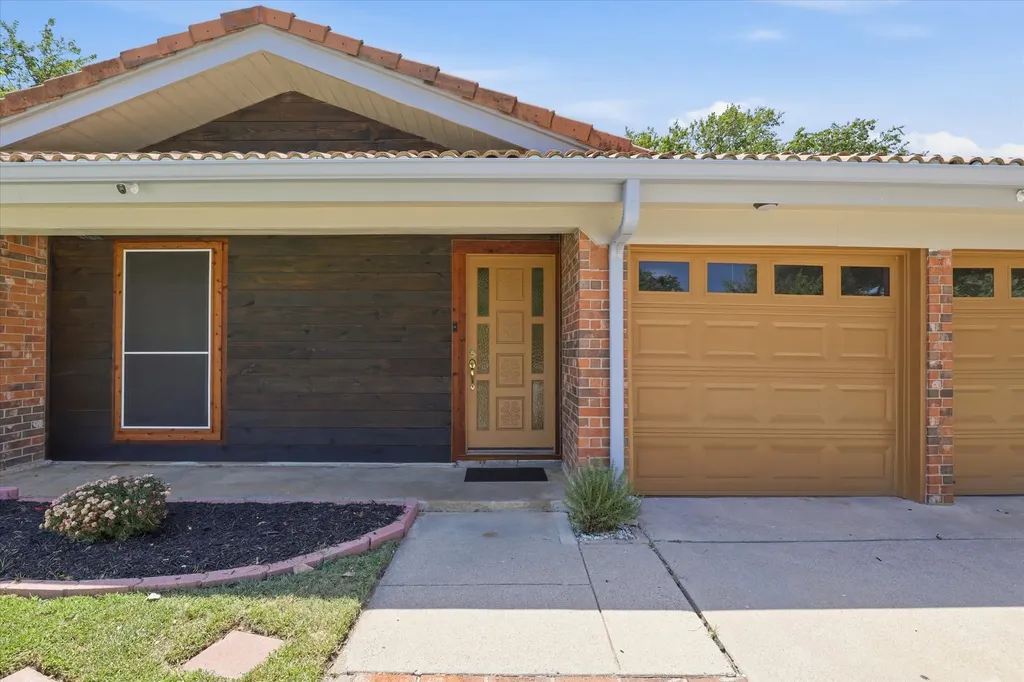 2237 Shady Brook Drive Bedford TX 76021