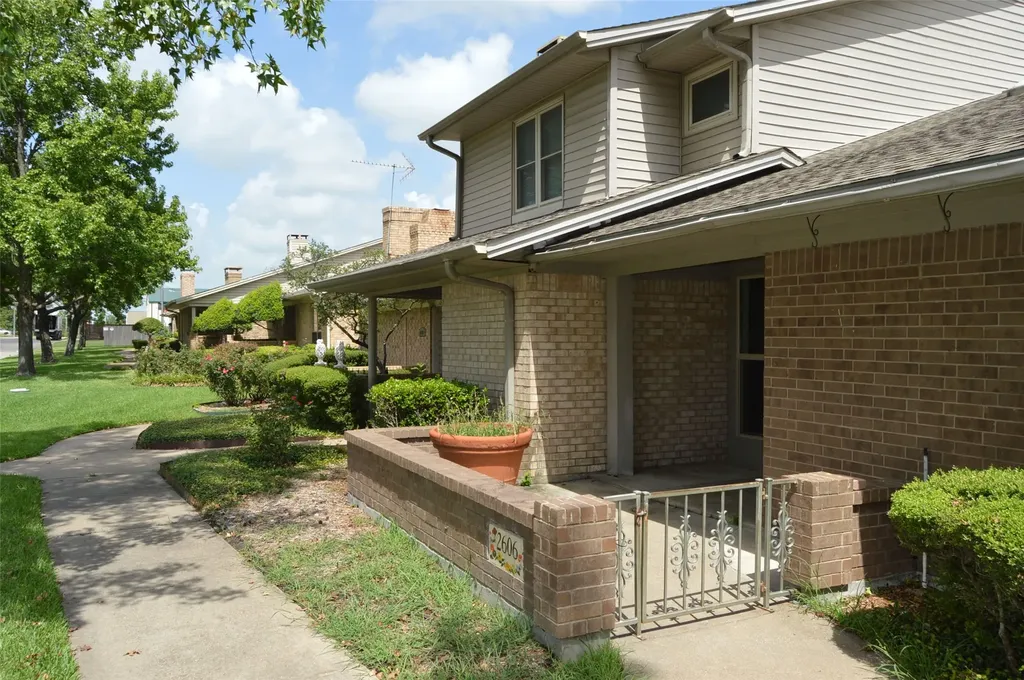 2606 Woodrow Greenville TX 75402