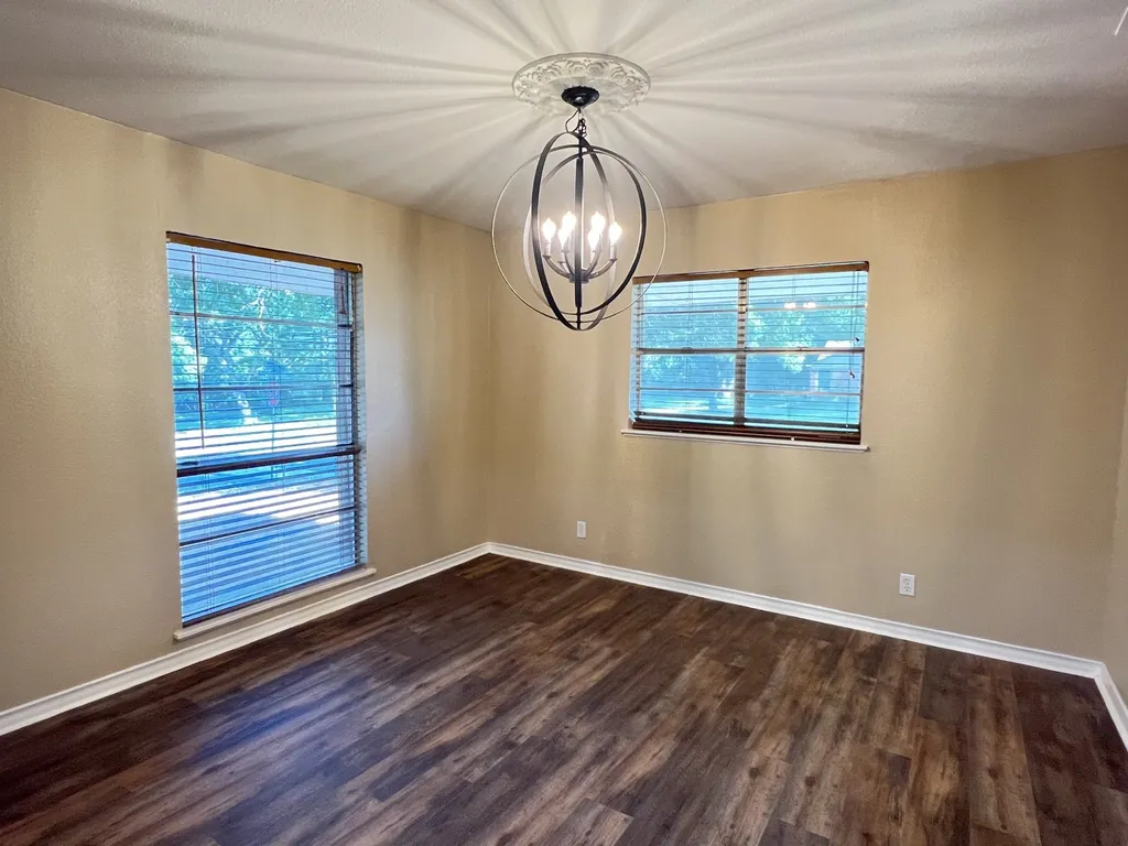 800 Western Hills Drive Sherman TX 75092