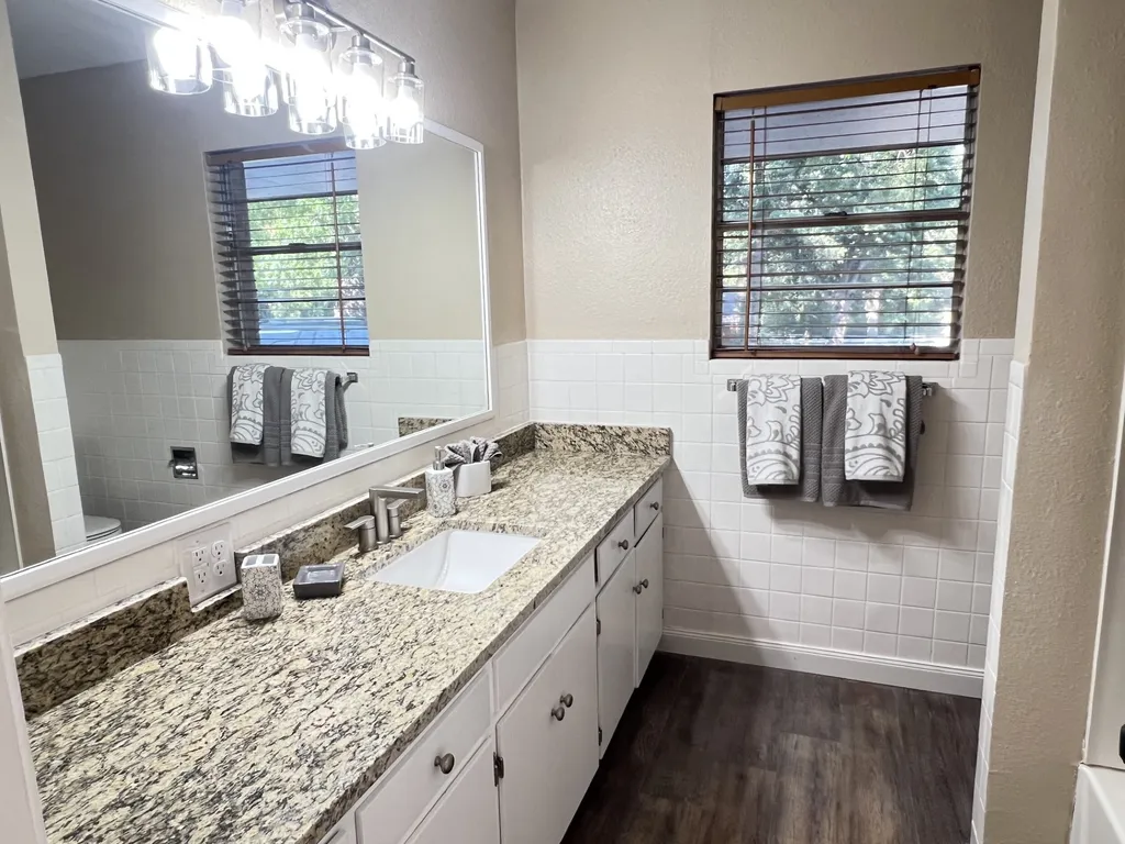 800 Western Hills Drive Sherman TX 75092